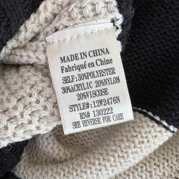 New In Womens S Black White Striped V Neck Cozy Knit Sweater Reverse Hems NWT - Picture 7 of 12